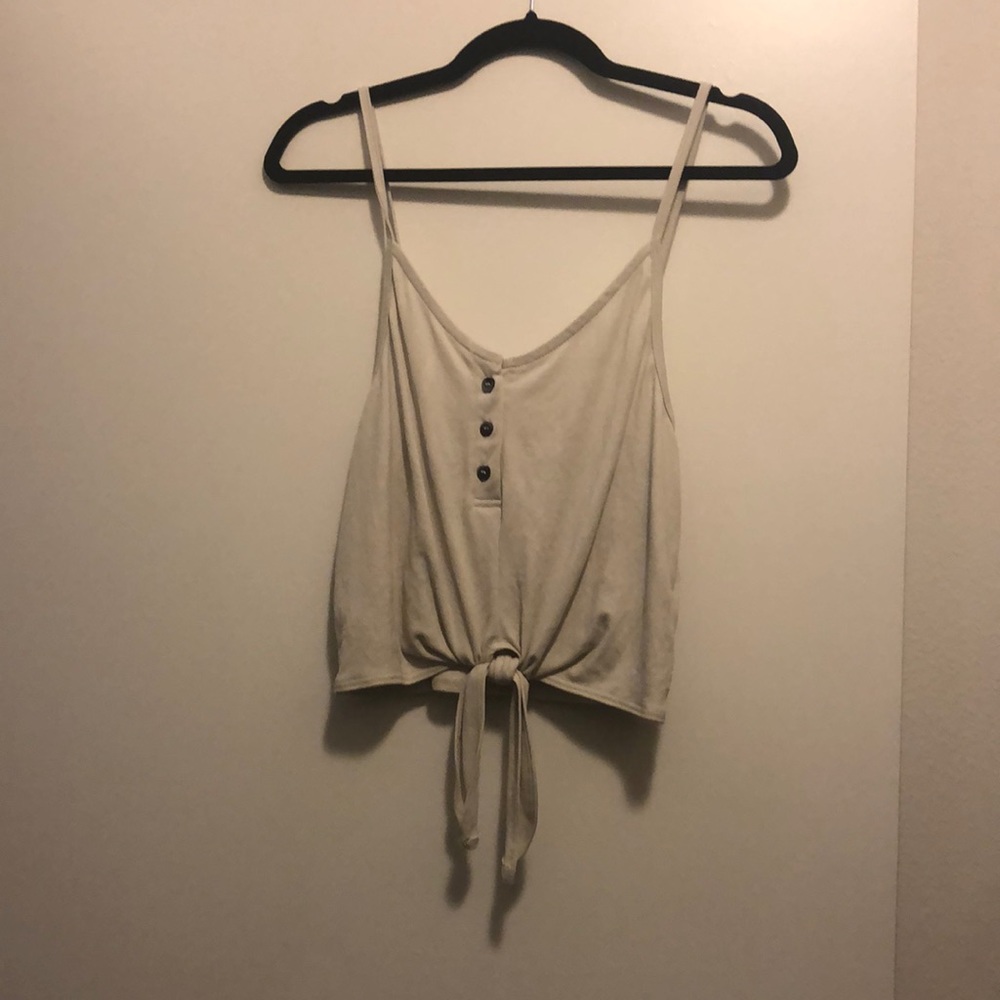 Cute cropped tank!